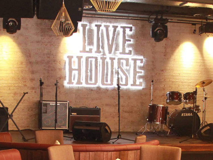 Live House