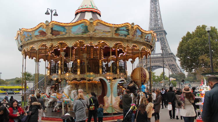 Les 10 plus beaux manèges de Paris