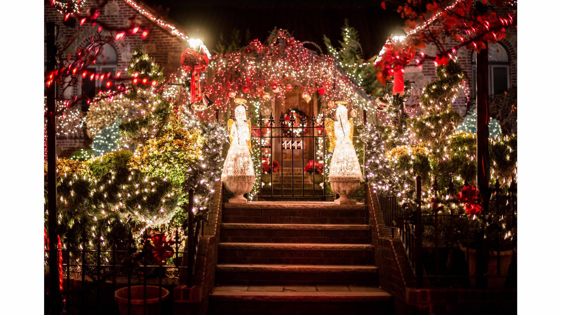 Stunning photos of the Dyker Heights Christmas lights