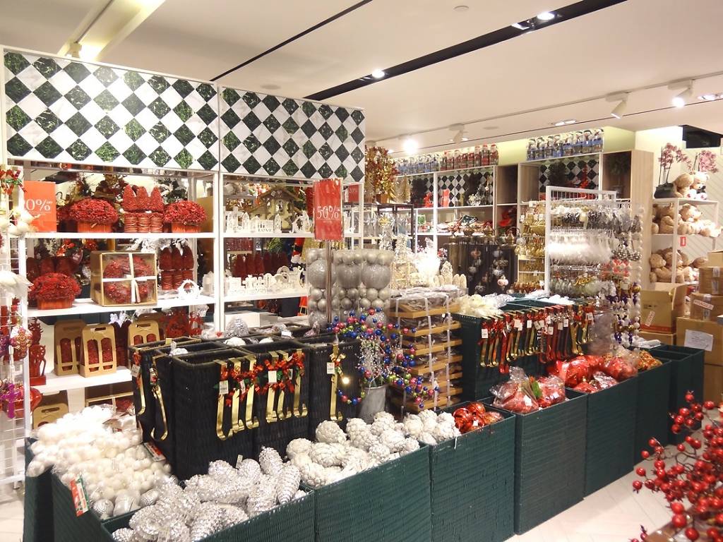14 Best Shops For Christmas Trees And Decorations In Singapore
