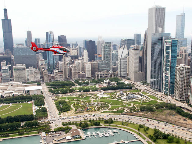 Your Guide To The Best Chicago Helicopter Tours