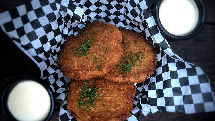 Kartoffelpuffers with beer cheese at Der Wolfskopf