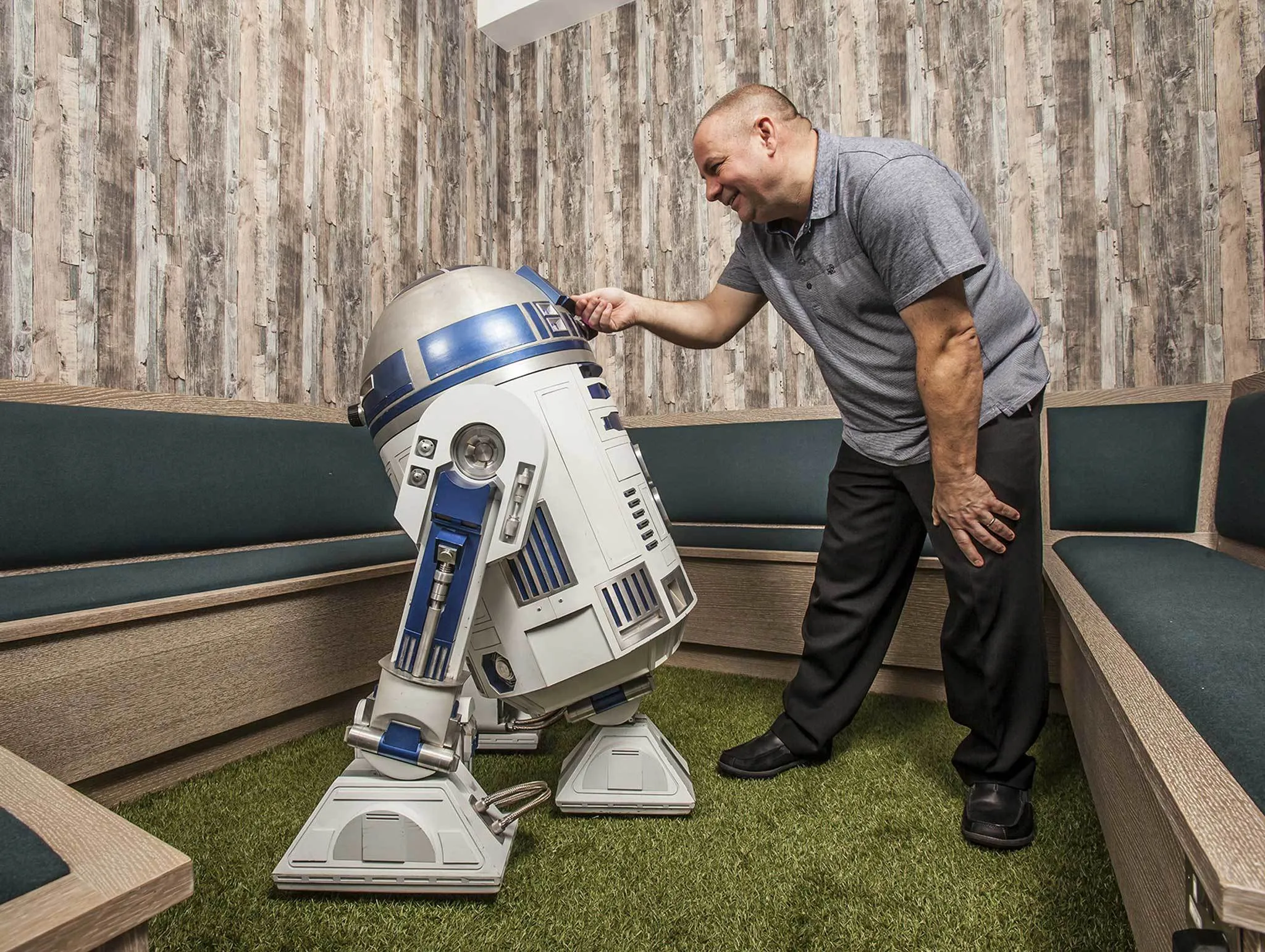 R2-D2 lives in my lounge