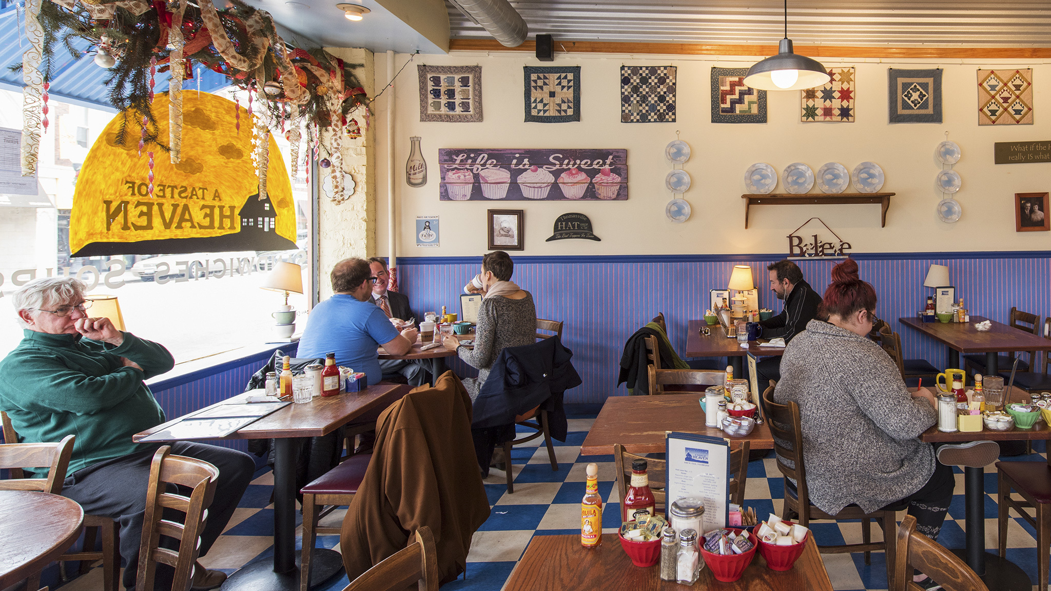Residents' favorite restaurants, bars and places in Andersonville