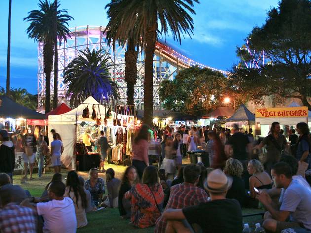 St Kilda Twilight Market A wide shot of crowds and stalls at the St Kilda Twilight Market