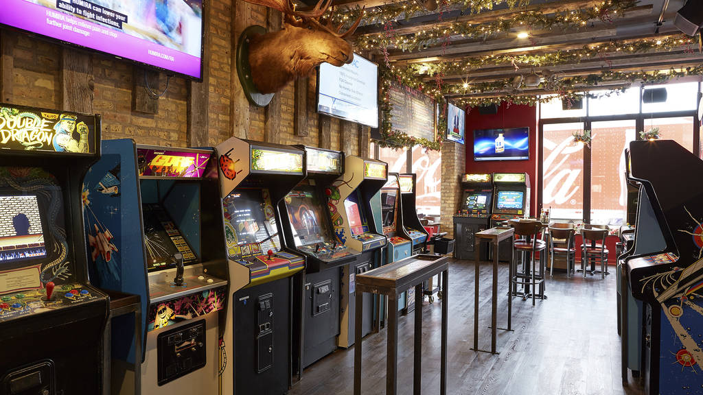 Replay Andersonville Bars in Andersonville, Chicago