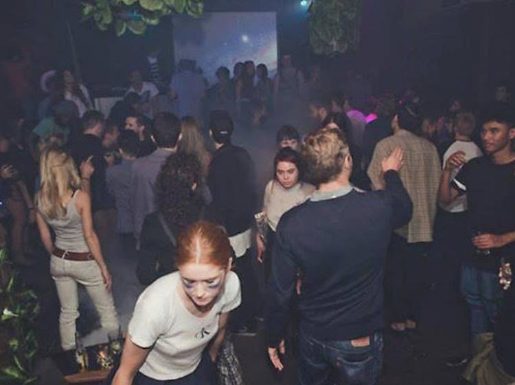 Weeknight clubs and parties in Melbourne