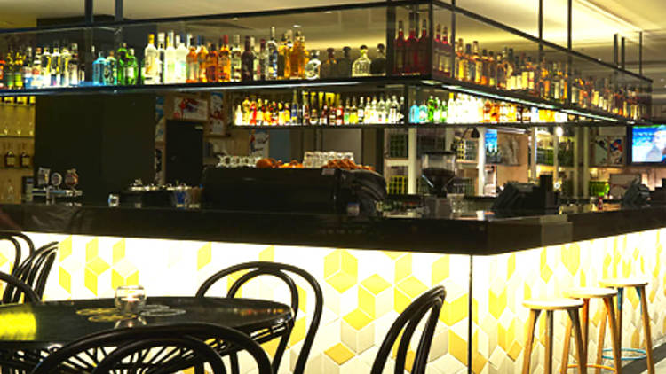 Stingray Bar