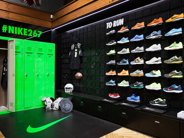 nike store boston display