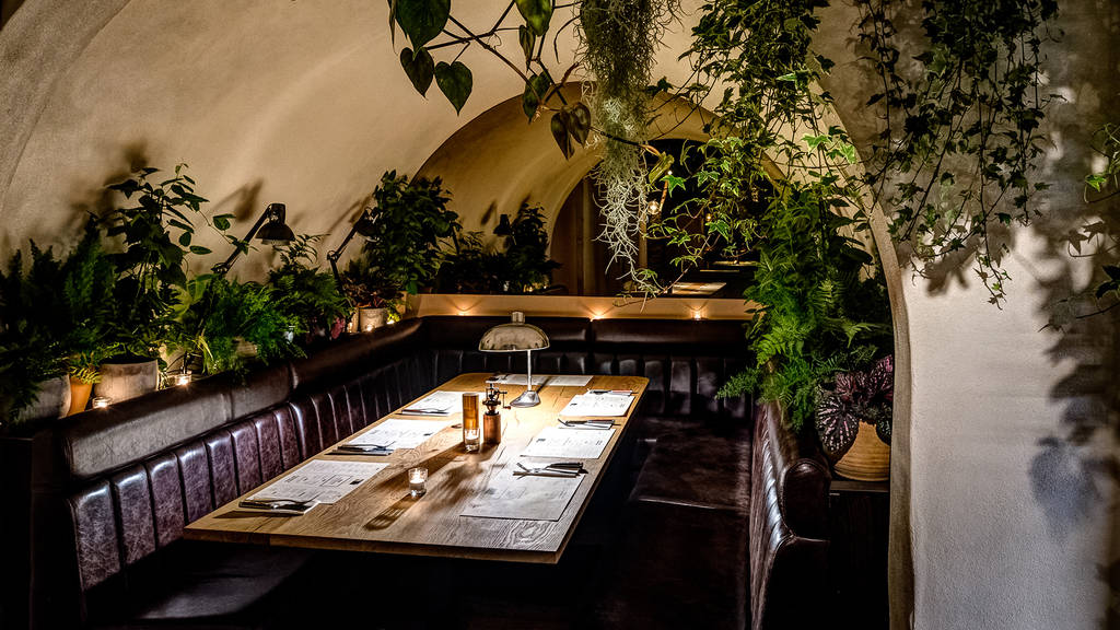 Flat Iron Restaurants in Covent Garden, London