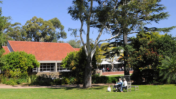 Hazelhurst Regional Gallery & Arts Centre