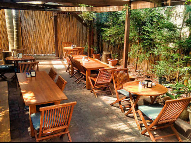 Refn Courtyard Cafe Refn Courtyard Cafe