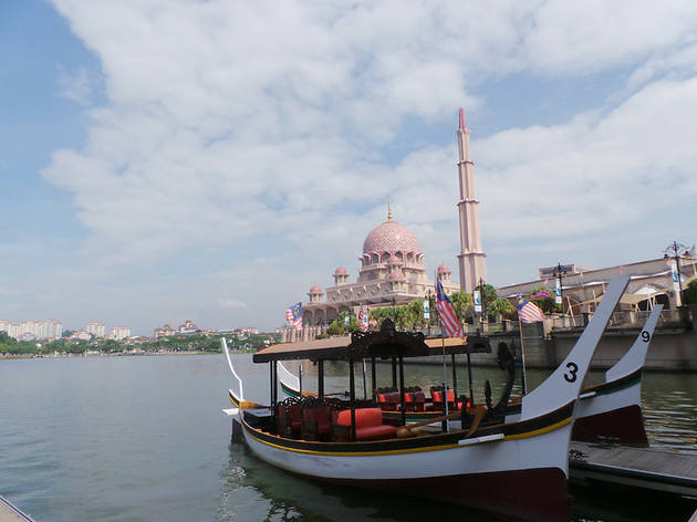 Cruise Tasik Putrajaya Restaurants In Putrajaya Kuala Lumpur