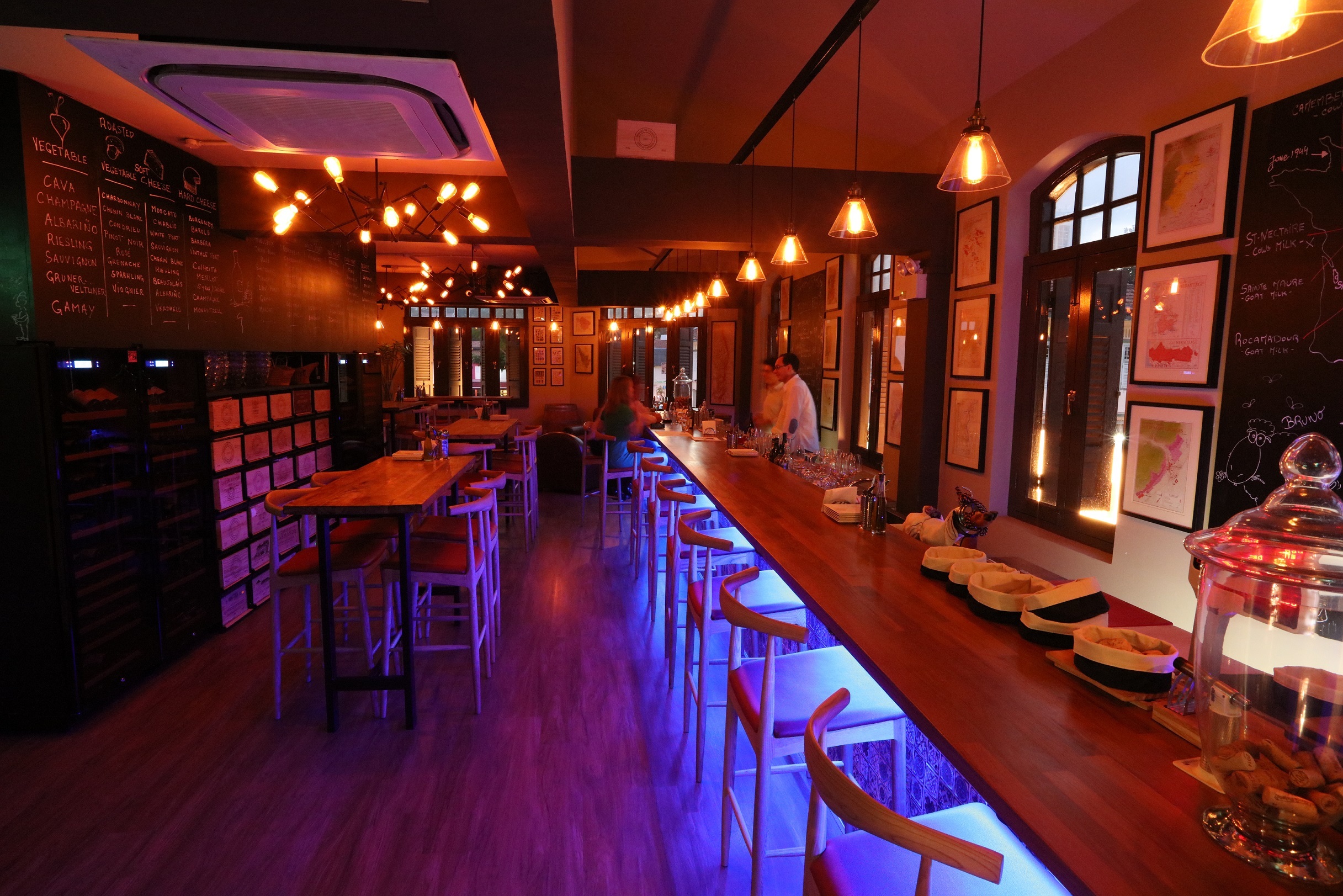 8 Best Wine Bars in Singapore