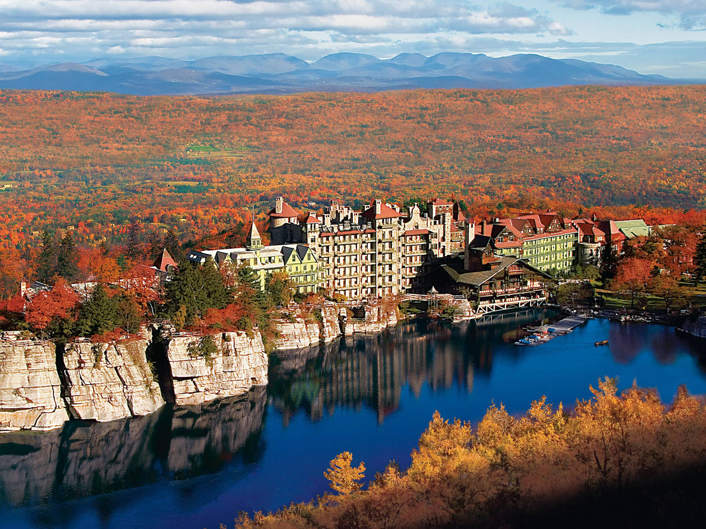 Best Romantic Getaways In NY State From Spas To Skiing