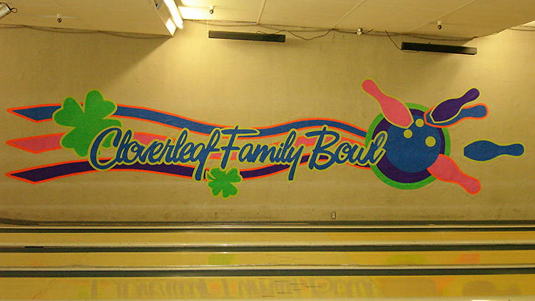 Cloverleaf Family Bowl