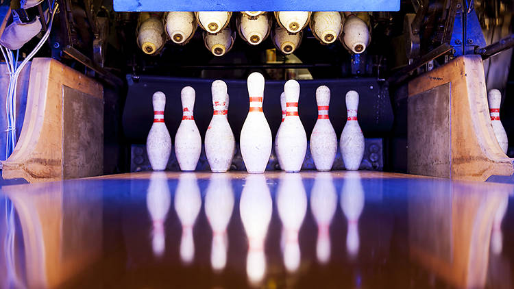 Alley bowling online