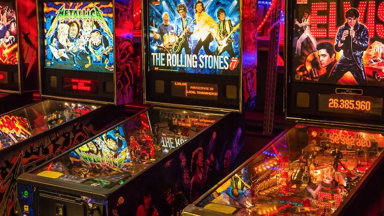 Rock 'N Roll Pinball - Arcade, Beer, Pinball