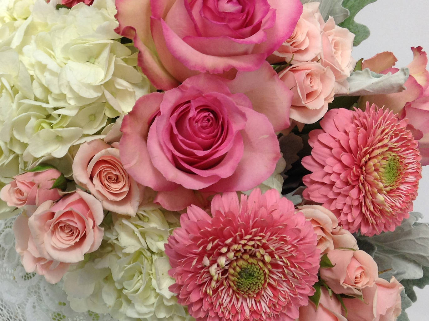 18 Best Flower Delivery Services in Chicago for 2024