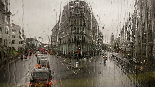 11 ace photos of London taken through a bus window