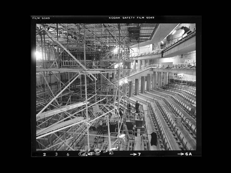 11 really rare photos of the Barbican being built