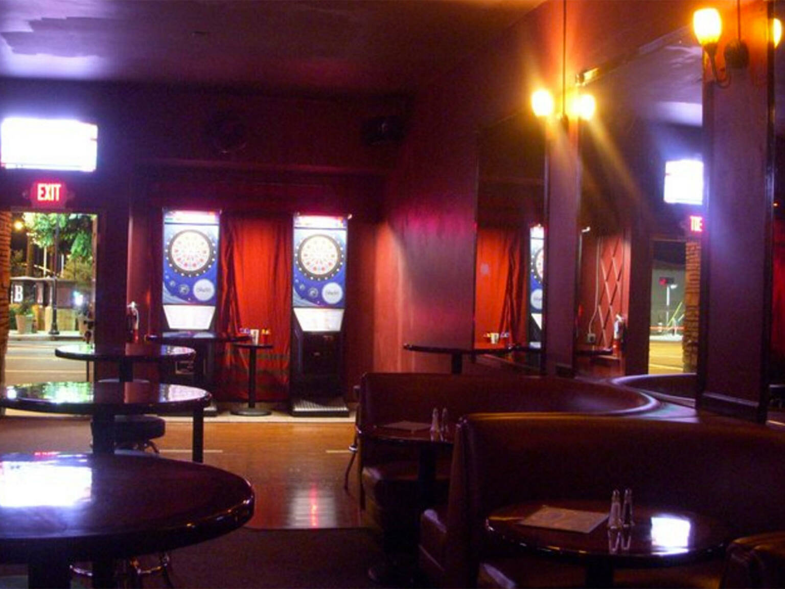 Best bars in Burbank for cocktails, beer and wine