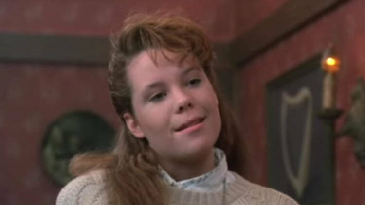 Louise Miller (Robyn Lively)