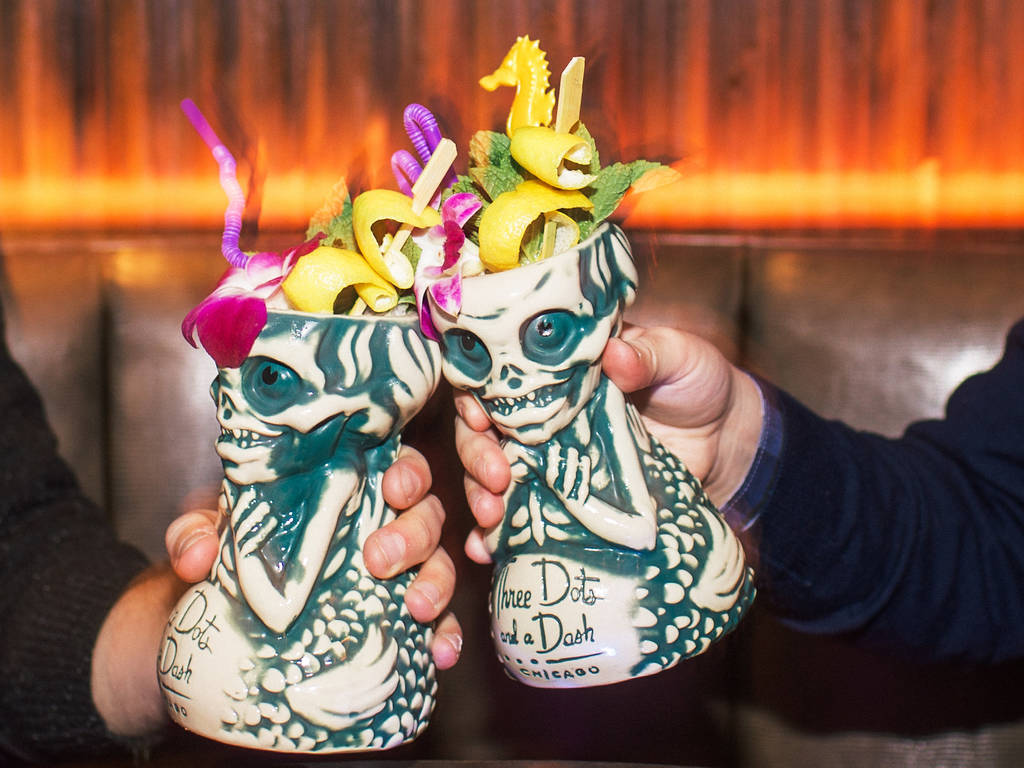 21 Best Cocktail Bars In Chicago You Have to Visit For A Drink