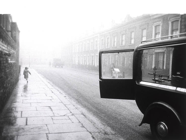 Robert Frank: London Street, 1951