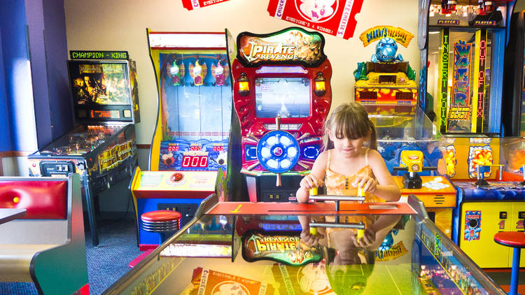 Chuck E Cheese
kids, games