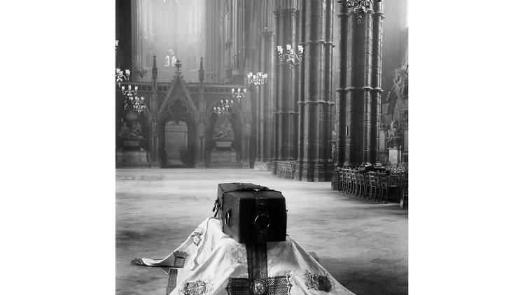 Horace Nicholls: Coffin of the Unknown Soldier rests in Westminster Abbey, 1920