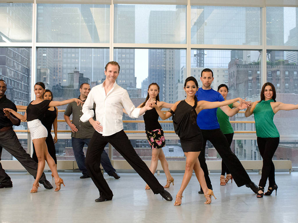 Salsa dancing classes for adults in New York