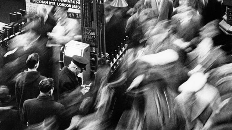 Bob Collins: Rush Hour, Victoria Station, 1960