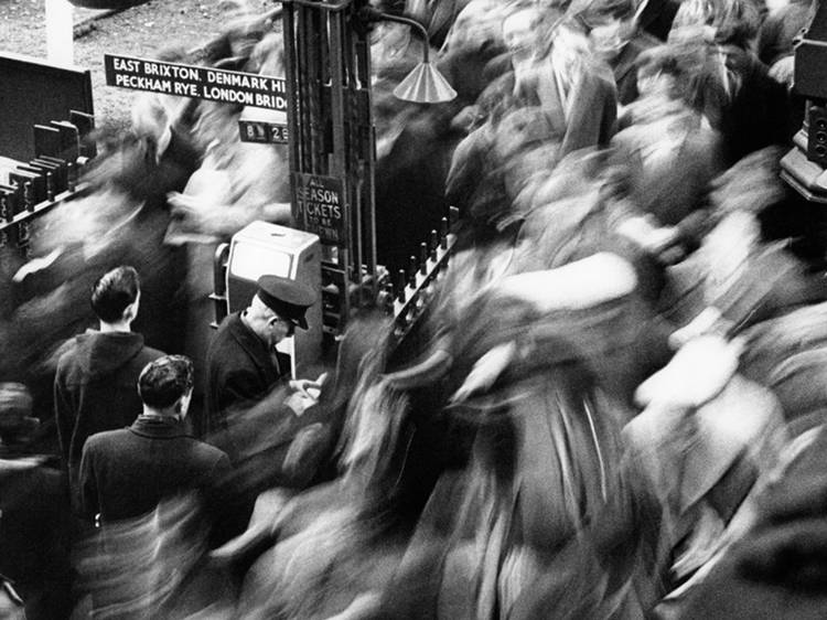 Bob Collins: Rush Hour, Victoria Station, 1960