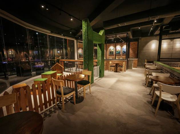 Bow Wow Cafe Bow Wow Cafe