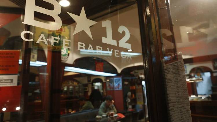 Bar Restaurant B-12