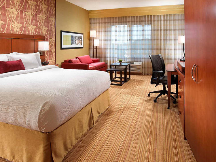 Courtyard Marriott Long Beach Airport