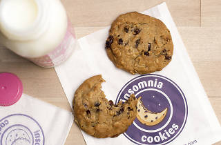oatmeal raisin cookies chicago dessert delivery nawrocki andrew photograph