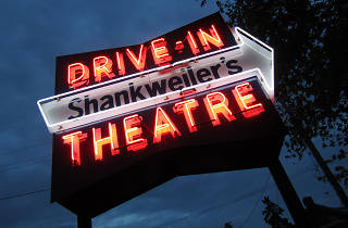 51 HQ Pictures Drive In Movie Theater Nyc Near Me / Drive-In Movies Are The New Normal