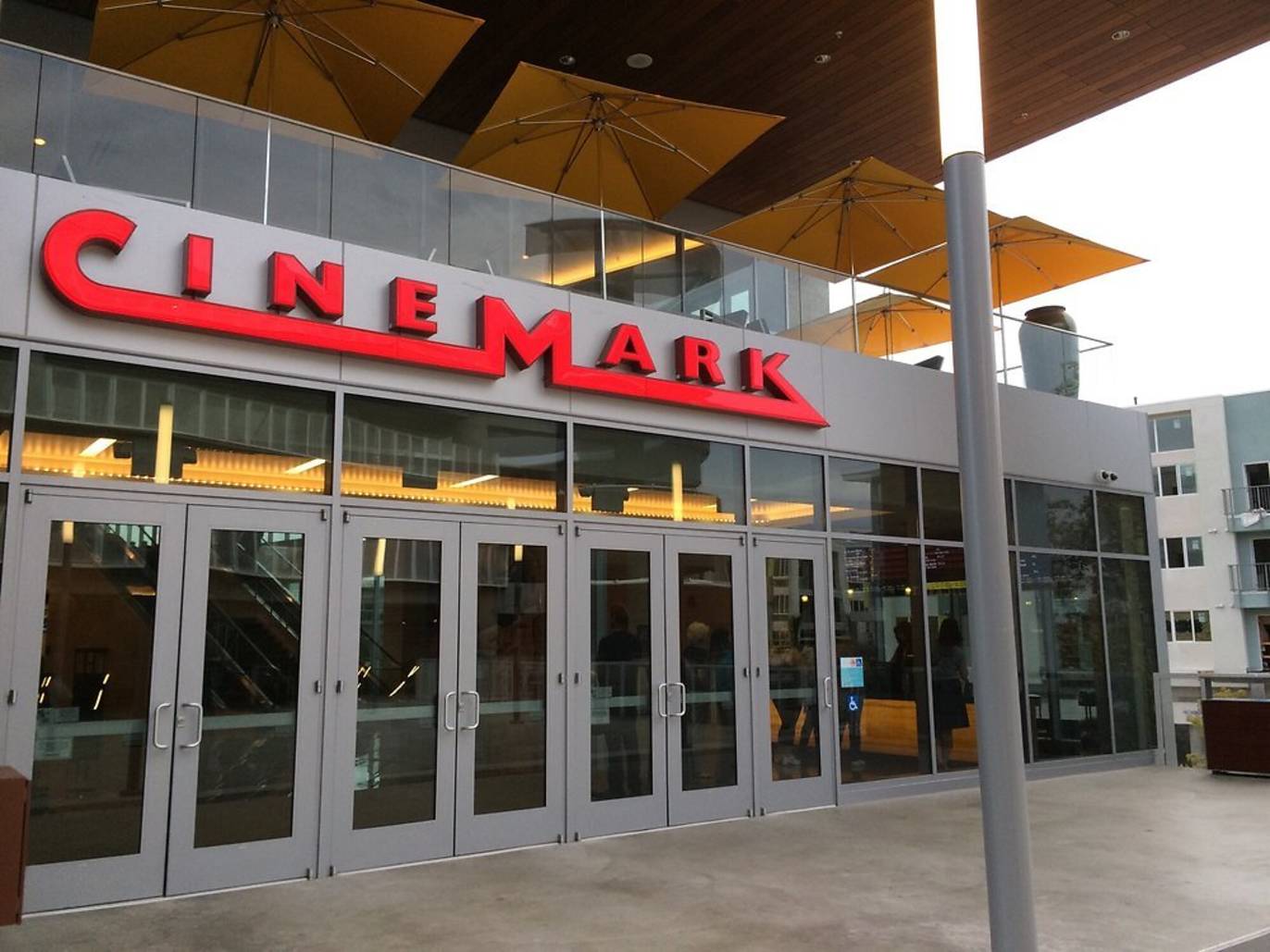Dinein Movie Theater Options for Good Food and Films