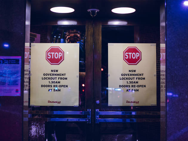 Lockout signs at The Colombian Late Night on Oxford St