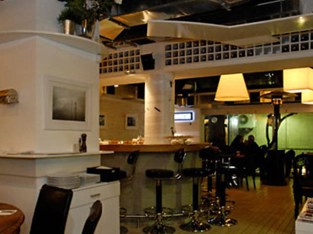 Den Cafe & Restaurant Den Cafe & Restaurant