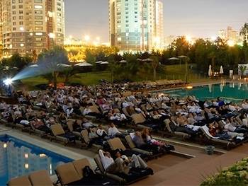  West Ataşehir’s outdoor cinema 