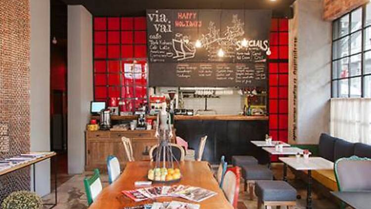 via vai cafe