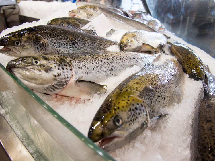 Find the best fish market in New York for fresh seafood