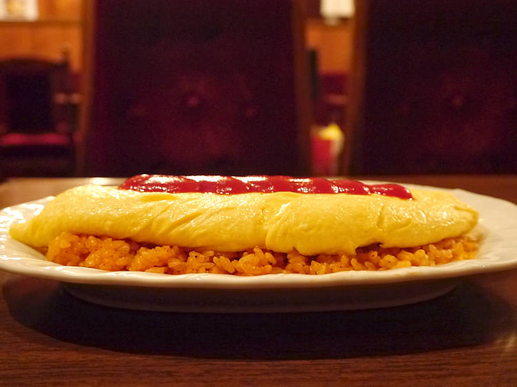 Slice into omurice...