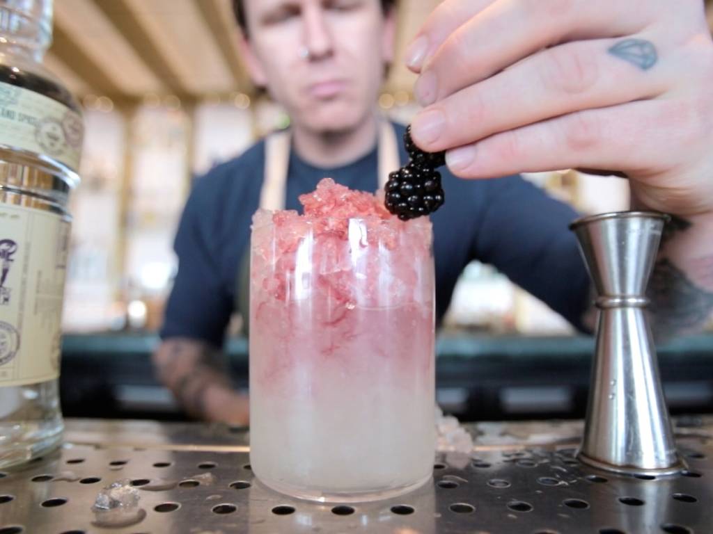 Best cocktails in NYC including best cocktail bars and recipes