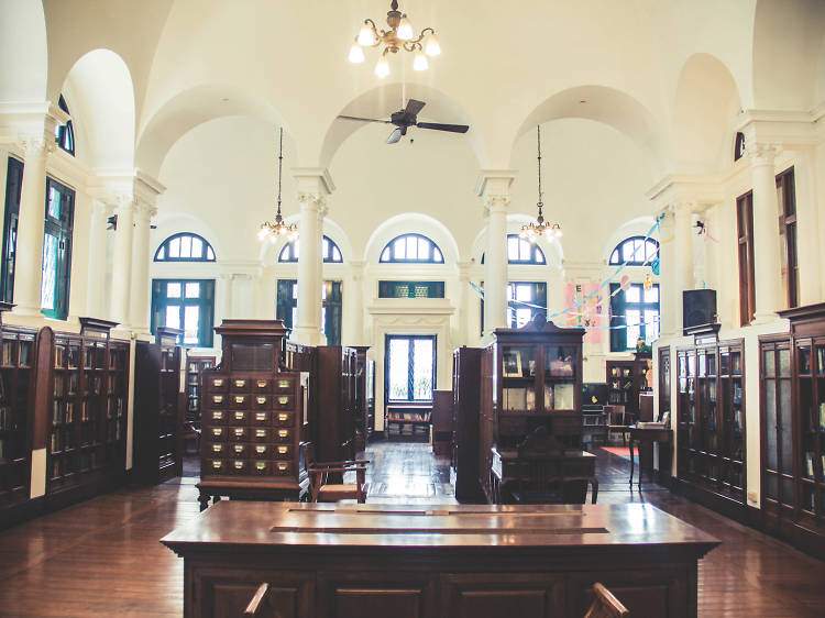 Vintage library at Neilson Hays