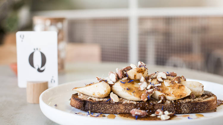 banana and walnuts on toast from the Rabbit Hole