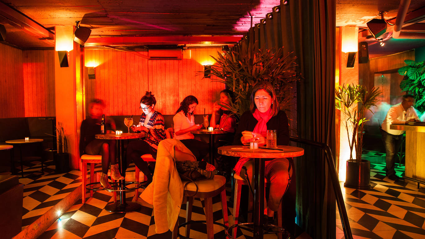 Café Paraíso Nightlife in Roma, Mexico City